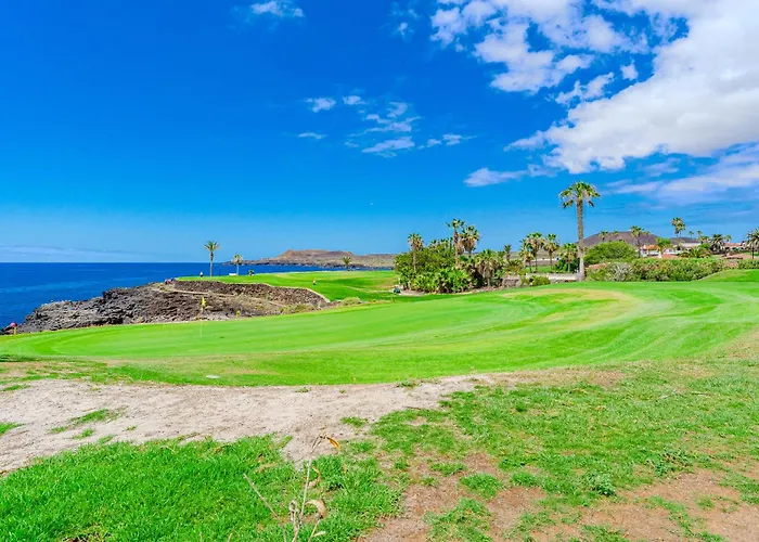 Barranco Luxe Golf Apartment
